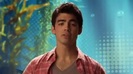 Oceans Bloopers - Joe Jonas and Demi Lovato 0014