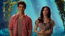 Oceans Bloopers - Joe Jonas and Demi Lovato 0061