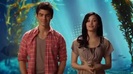 Oceans Bloopers - Joe Jonas and Demi Lovato 0070