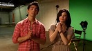 Oceans Bloopers - Joe Jonas and Demi Lovato 0823