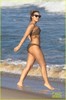 demi-lovato-flirts-on-beach-03