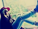 `Jake o imbratiseaza.