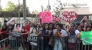 Demi Lovato Llego A Perú Y Saludo A Sus Fans  2012 00423