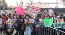 Demi Lovato Llego A Perú Y Saludo A Sus Fans  2012 06250