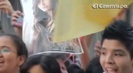 Demi Lovato Llego A Perú Y Saludo A Sus Fans  2012 07512