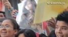 Demi Lovato Llego A Perú Y Saludo A Sus Fans  2012 07586