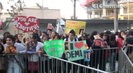 Demi Lovato Llego A Perú Y Saludo A Sus Fans  2012 08847