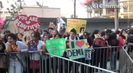 Demi Lovato Llego A Perú Y Saludo A Sus Fans  2012 08928