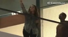 Demi Lovato Llego A Perú Y Saludo A Sus Fans  2012 30148
