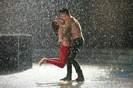ce-romantic-danseaza-in-ploaie-doi-dintre-actorii-serialului-pariu-cu-viata