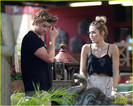 miley-shopping-with-mom-and-liam-05