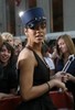 Rihanna_1231373537_4