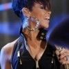 Rihanna_1231372692_4