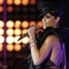 Rihanna_1231373192_4