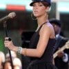 Rihanna_1231373390_1