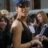 Rihanna_1231373537_4
