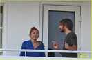 miley-cyrus-praises-carrie-underwoods-gay-marriage-nod-01
