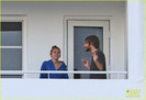miley-cyrus-praises-carrie-underwoods-gay-marriage-nod-03