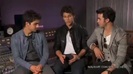 Demi Lovato & Jonas Brothers - Behind The Scenes (2010 Walmart Soundcheck).mp4 1781