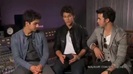 Demi Lovato & Jonas Brothers - Behind The Scenes (2010 Walmart Soundcheck).mp4 1788