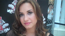 Demi Lovato_ Very Fashionable And  Pretty During An Interview 0578