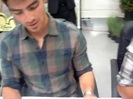 Meeting the Jonas Brothers and Demi Lovato at Walmart 1108