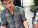 Meeting the Jonas Brothers and Demi Lovato at Walmart 1114