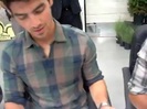 Meeting the Jonas Brothers and Demi Lovato at Walmart 1116