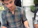 Meeting the Jonas Brothers and Demi Lovato at Walmart 1117