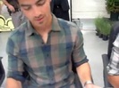 Meeting the Jonas Brothers and Demi Lovato at Walmart 1125