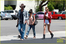 miley-cyrus-patys-lunch-04