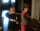 J: Nu trebuie sa ne spui k oricum plecam =)) A: Bum!! :)))J: Bang! [si pleca ]