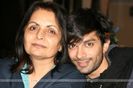 152133-karan-singh-grover-with-his-mom-