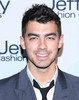 joe-jonas-shenae-grimes-jeffrey-fashion