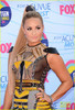 demi-lovato-teen-choice-awards-2012-red-carpet-04