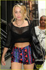 miley-cyrus-shops-in-nyc-liam-hemsworth-films-in-philly-02