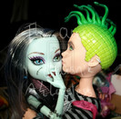 smooches_by_thequeencrusnik-d34eg0s