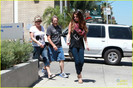 selena-gomez-panera-bread-01