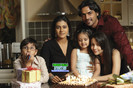 we_are_family_wallpaper_kajol_kareena_arjun_9