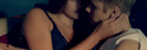 R: Ce faci? :>:>:-ss:-ss D: :X:X:te iubesc  :X:X:X [continuand sa o sarute]