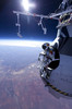 22. Felix Baumgartner sare de la altitudinea de 218175km, adica deasupra norilor