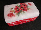 caseta ,,maci rosii''-decoupage