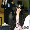 ^.^ [intra.n casa vb la telefon] Eu o sa stau langa So-hyun...:-w...[se tranteste pe fotoliu]