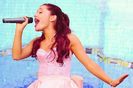 Ariana Grandee (290)