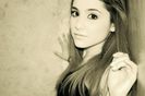 Ariana Grandee (87)