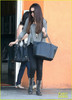 selena-gomez-sushi-dan-lunch-03