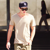 ღ. careva? makar o pisika o fantoma ceva;_??= ]]