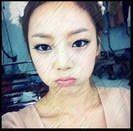 - Un pupic aicii [ arata spre obraz ]