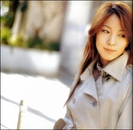 Bine :> [vina cu pahare, farfurii si un cutit] Pune tu sampania :)