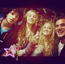 1O Things About Olivia - 7) Ii place sa urmareasca Pretty Little Liars si Make It Or Break It.